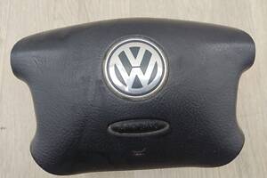 Подушка безопасности водителя AirBag VW Sharan Golf 4 Passat B5 3B0880201AN