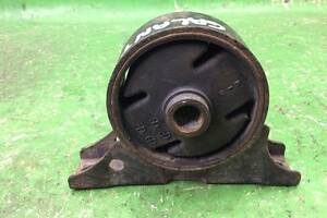 Подушка двигуна MITSUBISHI GALANT 03-12 MR589152