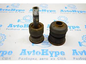 Подушка кузова Toyota Sequoia 2008-2022 четвертая 52207-0C020