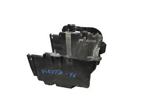 Полка аккумуляторная пластик бензин 13- C1BT10723AB FORD Fiesta 09-17