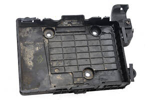 Полка аккумуляторная RENAULT MEGANE II 2003-2009 8200231516, 8200166032.