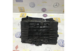 Полка под аккумулятор Renault Kangoo 2009- 8200870492