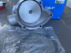 Помпа на БМВ М30Б30, 3л.