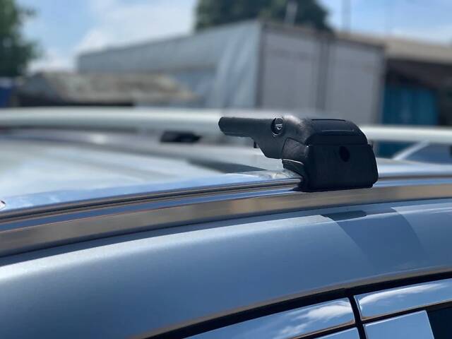Поперечный багажник на интегрированые рейлинги WingBar (2 шт) Серый для Range Rover III L322 2002-2012 гг - Фото 2