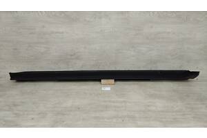 Поріг накладка порогу права Toyota Yaris Cross XP210 (2020-) 75851-52120