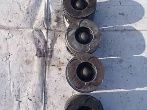 поршень на спрінтер 2.7сді 2001-2006рв УВАГА ВЕРСІЯ DODG USA ціна 1400гр один пробіг 298тис гарантія