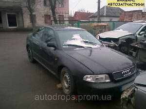 Повне розбирання Audi A4 1995 1.6 бензин