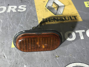 Повторювач повороту Renault Master 8200194580 7700847333