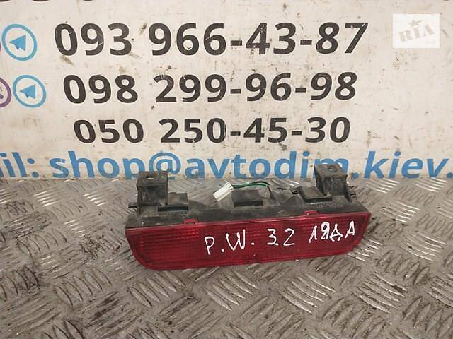 Повторитель стоп-сигнала MR490840 Mitsubishi Pajero Wagon 3 1999-2006