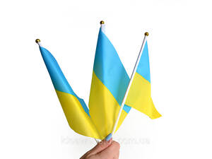 Флажок Украины набор из 3-х штук полиэстер 14*21 см на палочке с присоской.