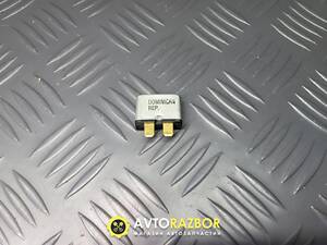 Предохранитель реле стеклоподьемников 443937105A на Volkswagen VW Passat B5, Audi A4 (B5), A6 (C5) 1994-2005