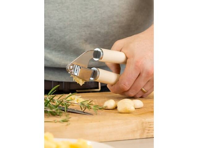 Прес для часнику KitchenAid Coreline KAG132OHACE 19 см кремовий - Фото 5