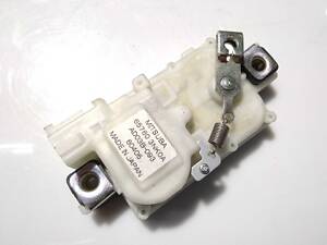 Привод замка лючка зарядного порта 13- 657603NK0A NISSAN Leaf 10-17