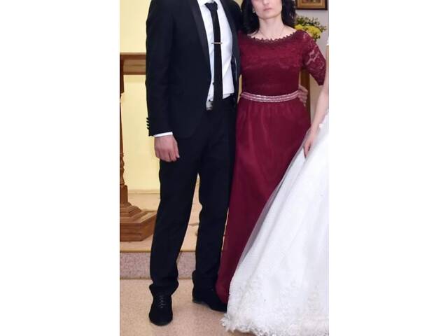 Продам платя . Костюм б/у отличном состаяним