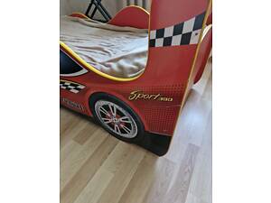 Продам детскую кровать-автомобиль с матрасом