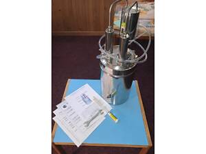 Продам дистилятор заводського виготовлення.