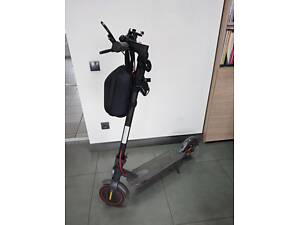 Продам електросамокат Mi Pro 2 Black з купою дрібничок у ПОДАРУНОК!