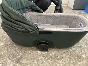 Продам детскую коляску Adamex Lumi Air