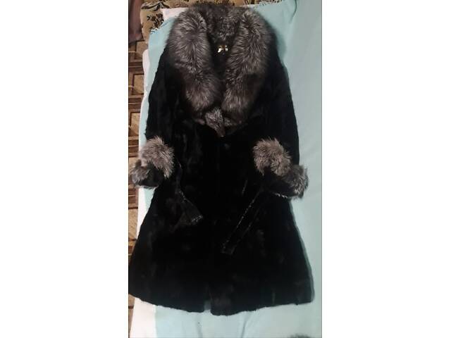 Продам норкову шубу з шапкою