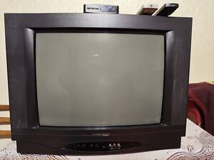Продам робочий телевізор + Т2.