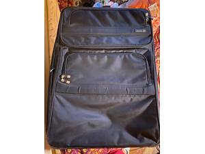 Продам валізу на двох колесах.