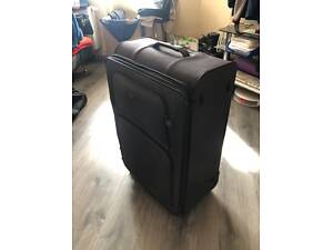 Продам валізу на колеса, як на фото