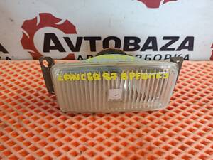 Противотуманная фара в радиаторной решетке Mitsubishi Lancer универсал 1984-1988