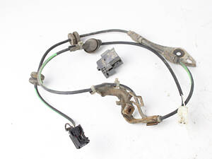 Провод датчика ABS задний правый Toyota Prius (ZVW35) 2009-2015 8951647070