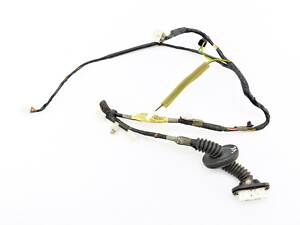 Проводка дверей задняя левая TOYOTA RAV4 CA30W 2005-2010 8215442020