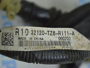 Проводка подкапотная с блоком предохранителей Acura MDX 14-16 (01) 32120-tz6-r111