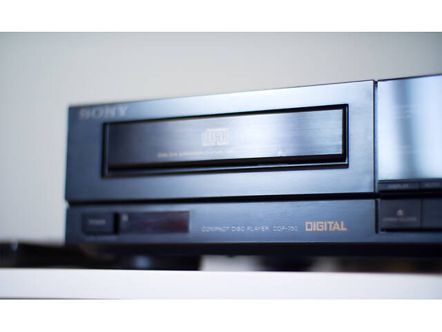 Програвач дисків Sony CDP-750 - Фото 3