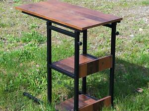 Приставний журнальний столик до дивана та ліжка