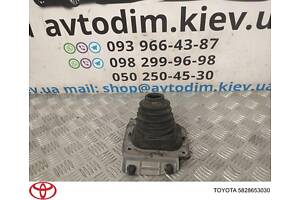 Пыльник кулисы МКПП 5828653030 Lexus IS 2005-2013