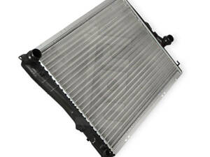 Радиатор двигателя BMW 3 (E46) 00 - охлаждение