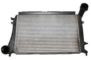 Радиатор интеркулера 3C0145803E VW PASSAT B6 05-10