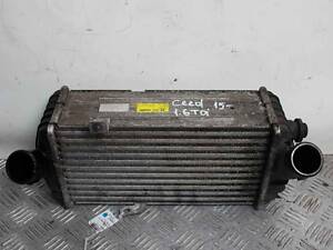 Радиатор интеркуллера 1.6 TDI 15- Kia Ceed (JD) 2012-2019 282712A640