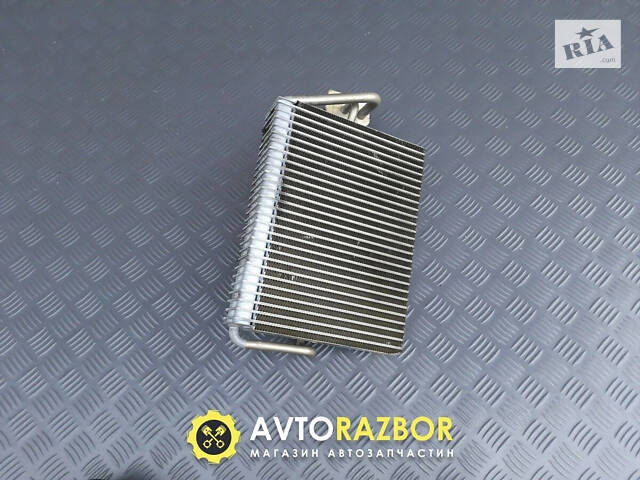 Радиатор испаритель кондиционера A2108301058 на Mersedes W210, S210, W220 1995-2005 год