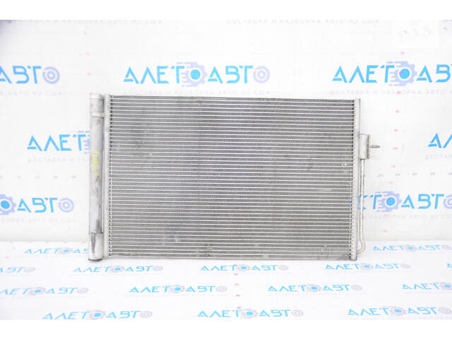 Радиатор кондиционера конденсер Chevrolet Volt 11-15 примят