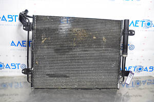 Радиатор кондиционера конденсер VW Tiguan 09-17 примят снизу