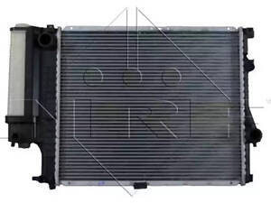 Радиатор охлаждения двигателя на Seria 5