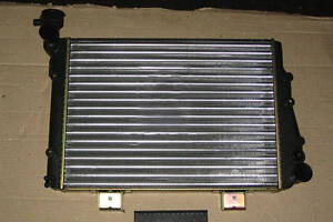 Радиатор охлаждения ВАЗ 2107 (ДААЗ). 21070-130101211