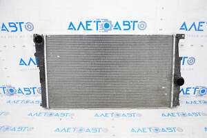Радиатор охлаждения вода BMW i3 14-20 REX