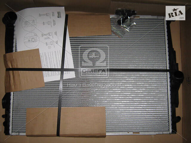 Радиатор охлаждения BMW 1 E81-E82-E87-E88/3 E90-E91-E92-E93 (выр-во Nissens) 60786A UA51