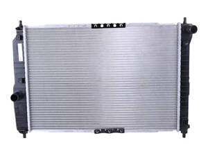 Радиатор охлаждения двигателя Chevrolet Aveo 2005-2024 Nissens 61645