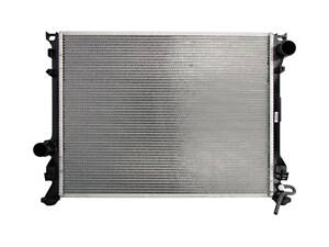 Радиатор охлаждения двигателя Chrysler 300C 2004-2011 NISSENS 61014A