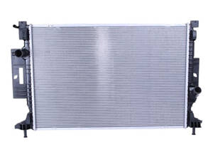 Радиатор охлаждения двигателя Ford C-Max 2010-2024 Nissens 606215