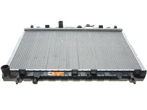 Радиатор, охлаждение двигателя NRF 53471 Hyundai Elantra, Coupe, Lantra, Tiburon 253102C116, 253102D110, 253102C106