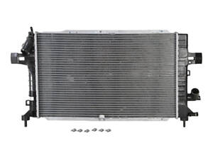 Радиатор охлаждения двигателя Opel Astra 2004-2010 Nissens 63029A