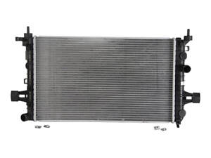 Радиатор охлаждения двигателя Opel Astra 2005-2010 Nissens 630744