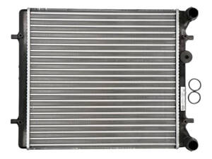 Радиатор охлаждения двигателя Seat Leon 1999-2006 Nissens 641011